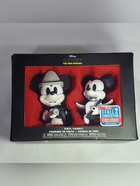 Funko Pop Disney Mickey 90 Years Mickey Mouse Convention Limited Edition *READ
